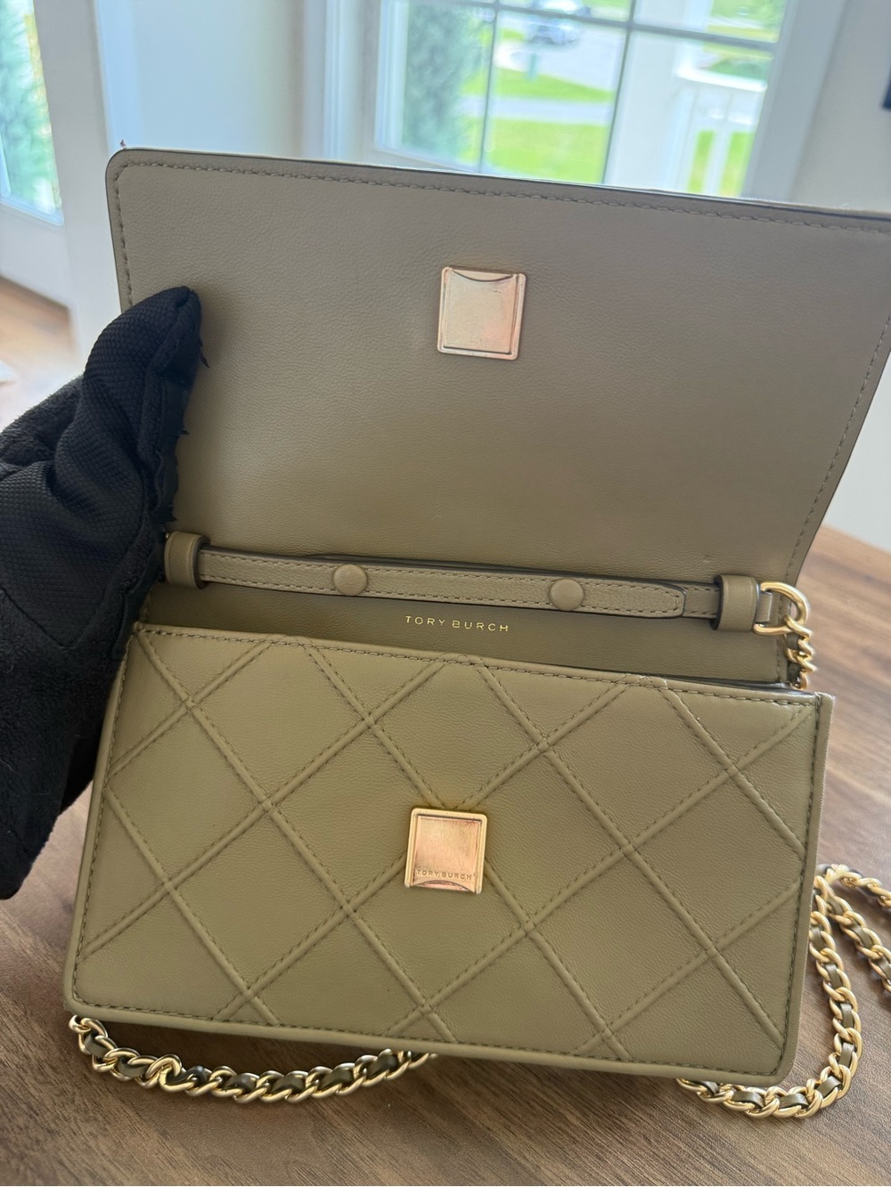 Tory Burch Quilted Crossbody Bag in Taupe with Gold Chain - Picture 4 of 6